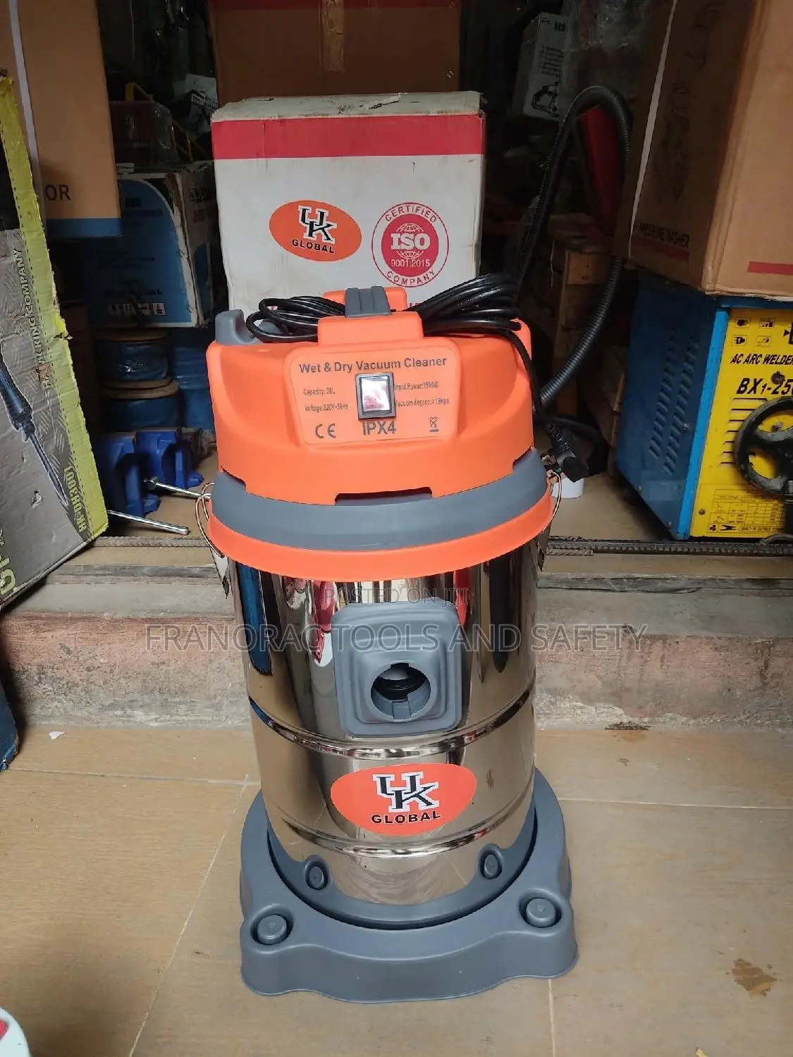 30L Vacuum Cleaner