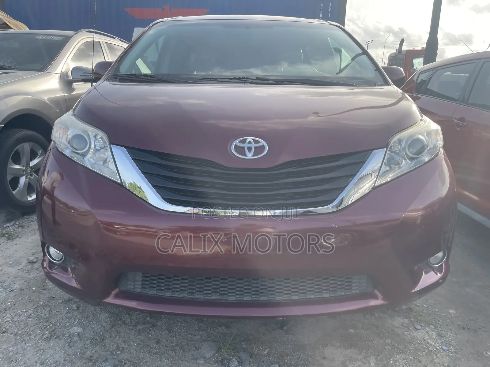 Toyota Sienna 2012 Red