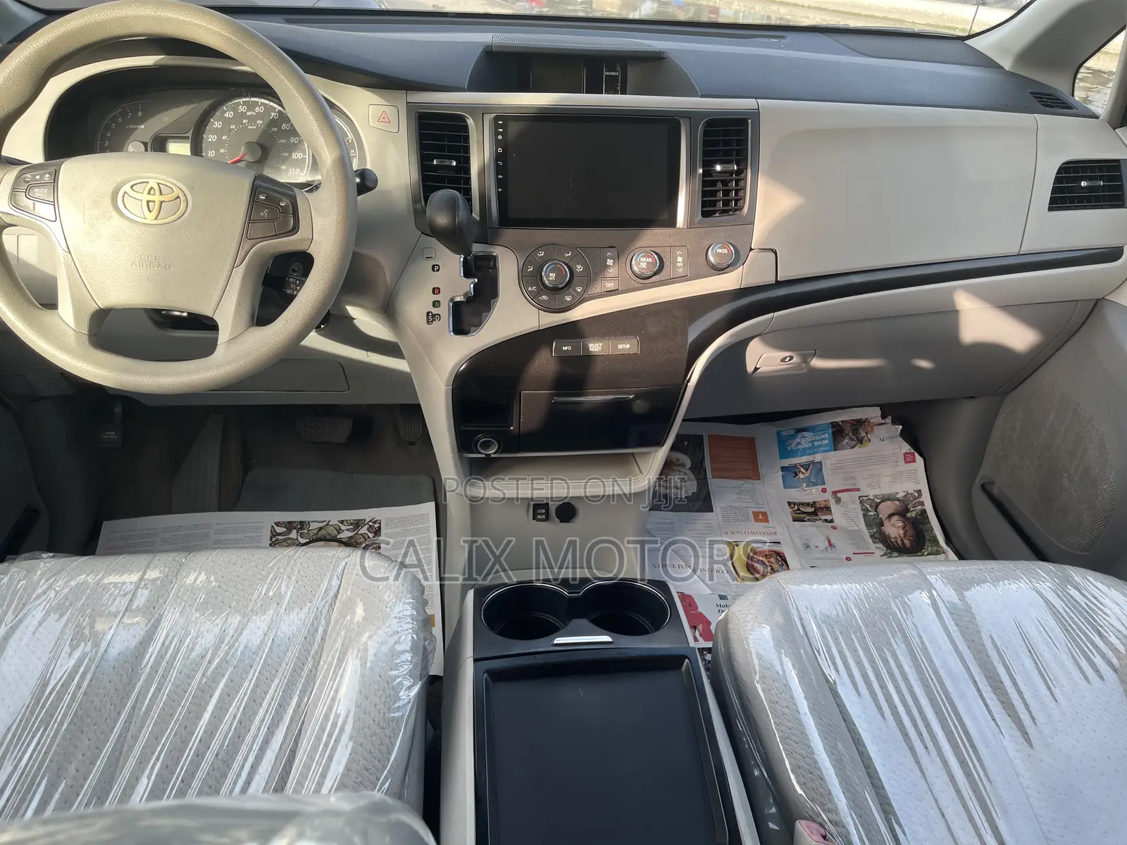 Toyota Sienna 2012 Red