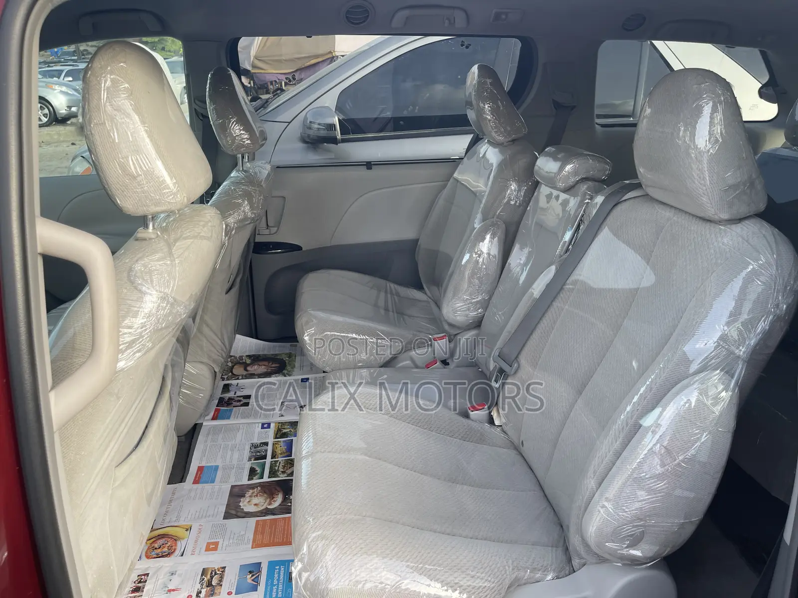 Toyota Sienna 2012 Red