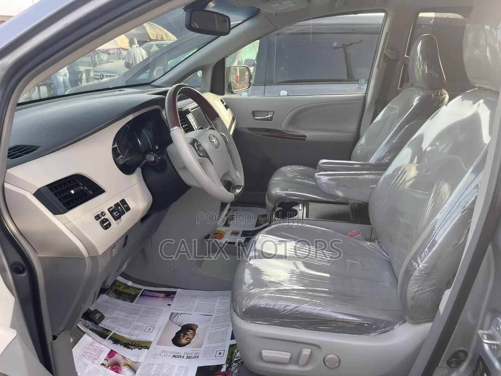 Toyota Sienna 2013 Silver