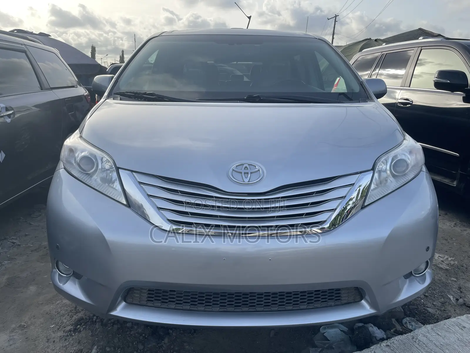 Toyota Sienna 2013 Silver