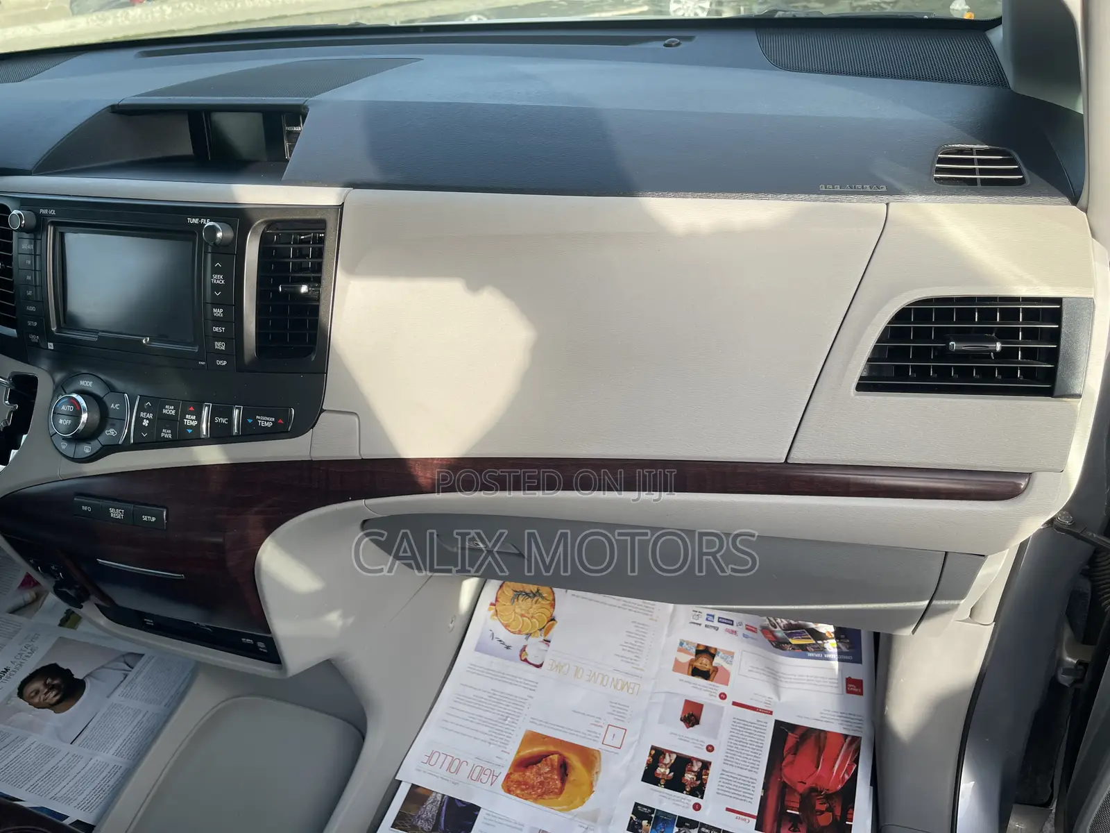 Toyota Sienna 2013 Silver