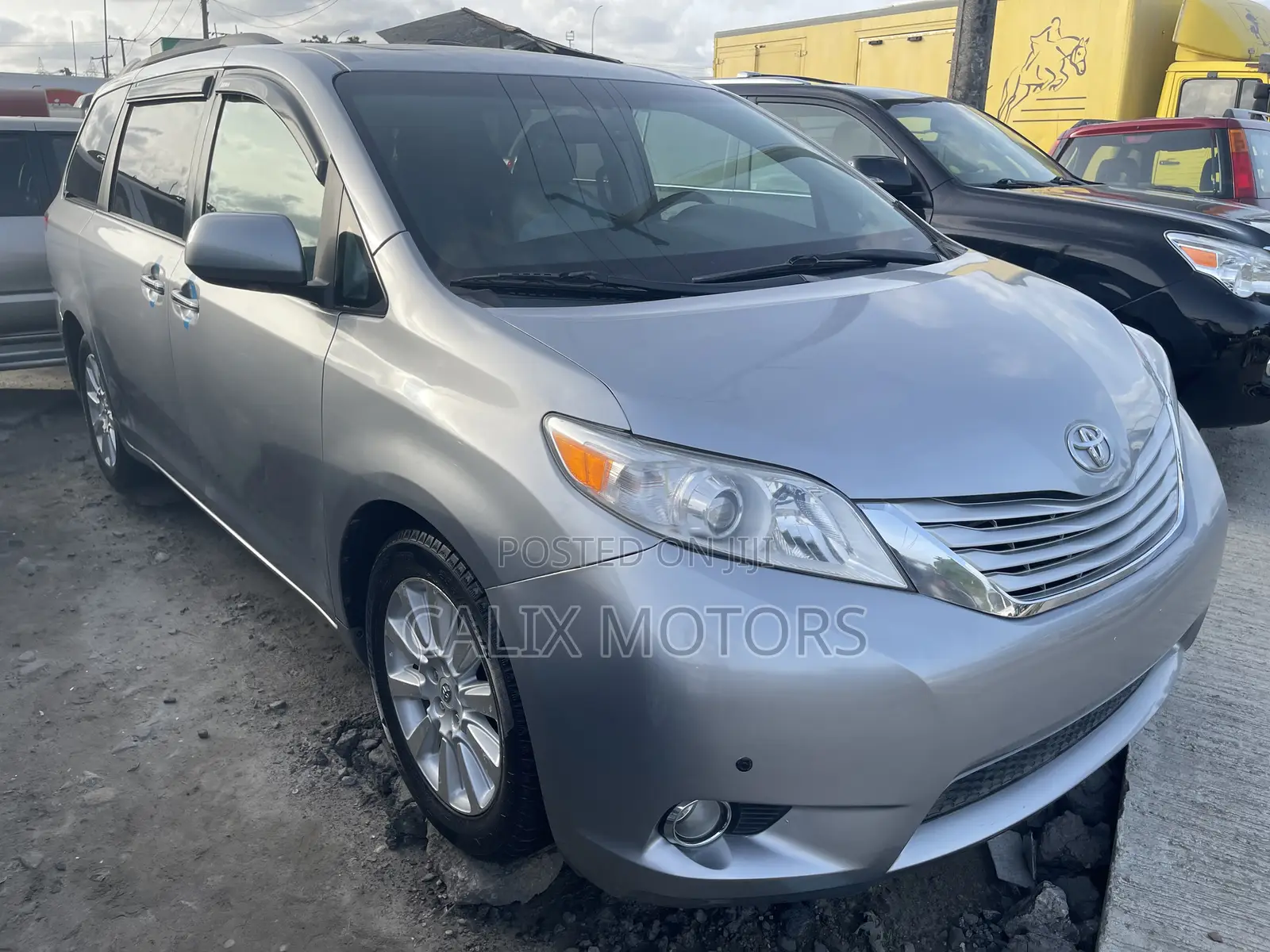 Toyota Sienna 2013 Silver