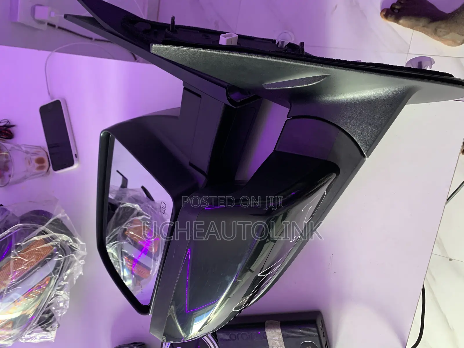 Toyota Tundra 2018 Side Mirrors Available as Seen