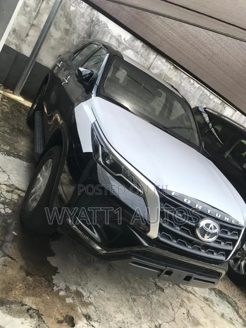 New Toyota Fortuner 2.7 AWD 2023 Black