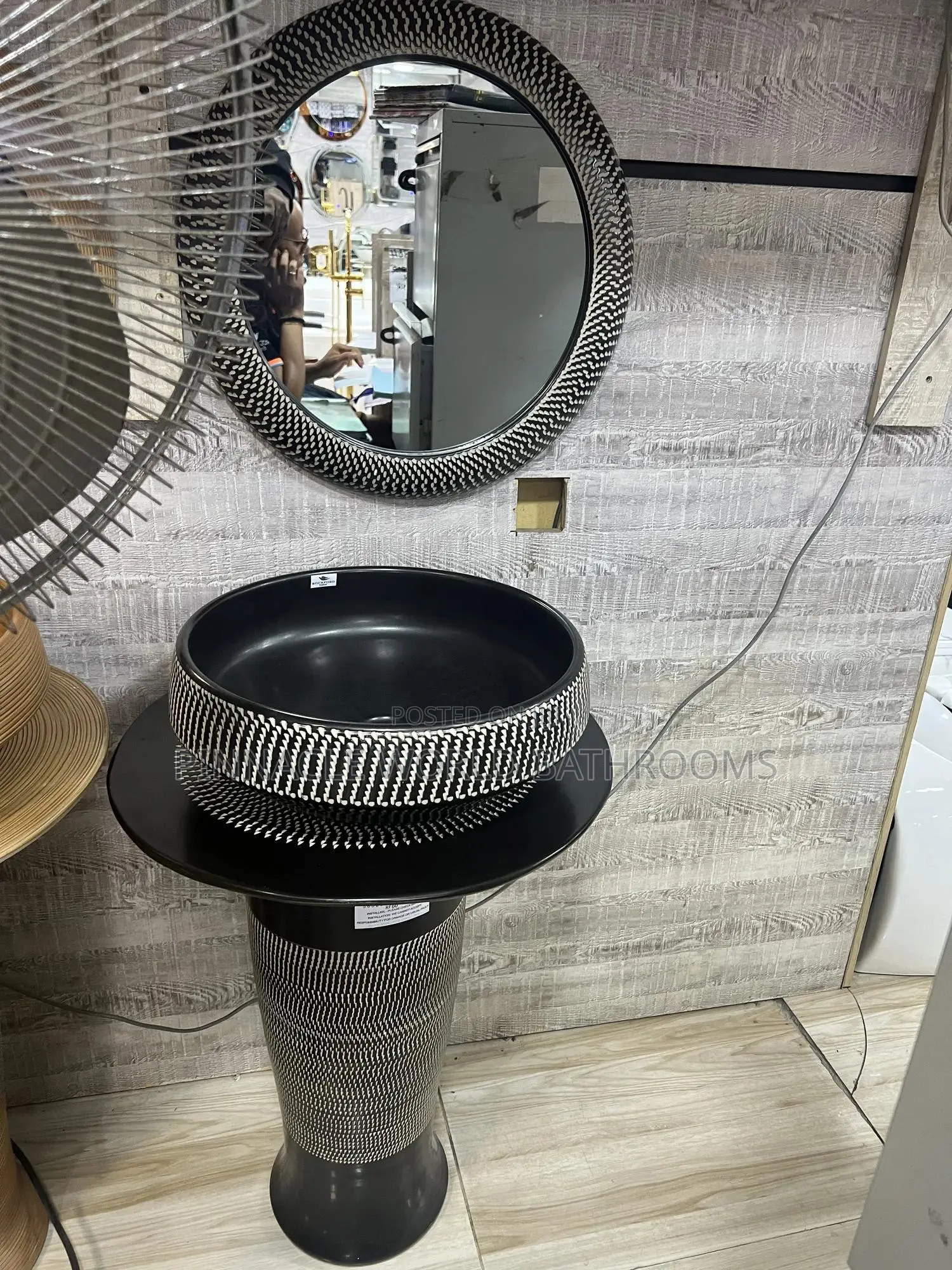 Black and White Design Standing Washing Hands Basin