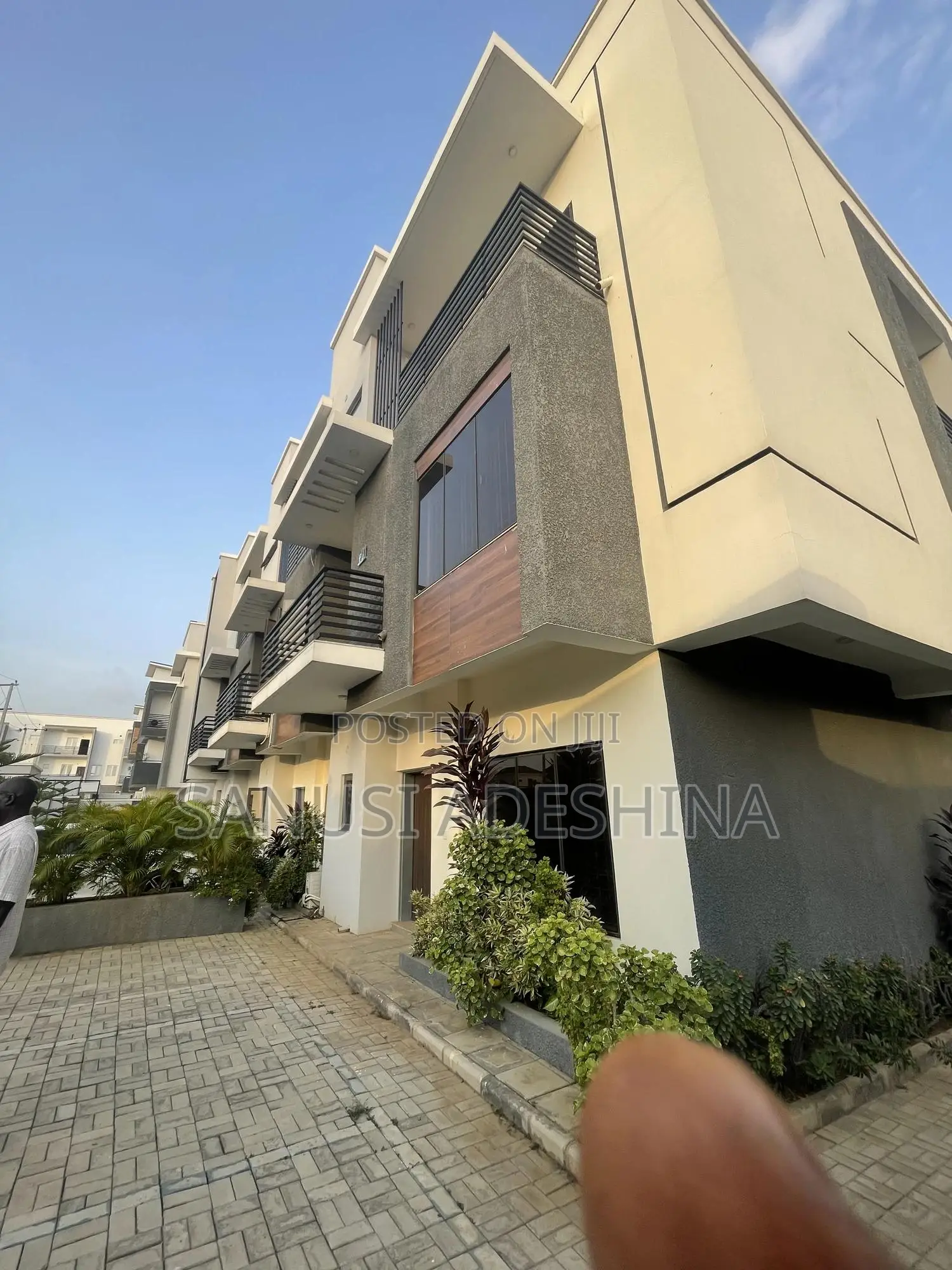 4bdrm House in Life Camp Abuja for sale