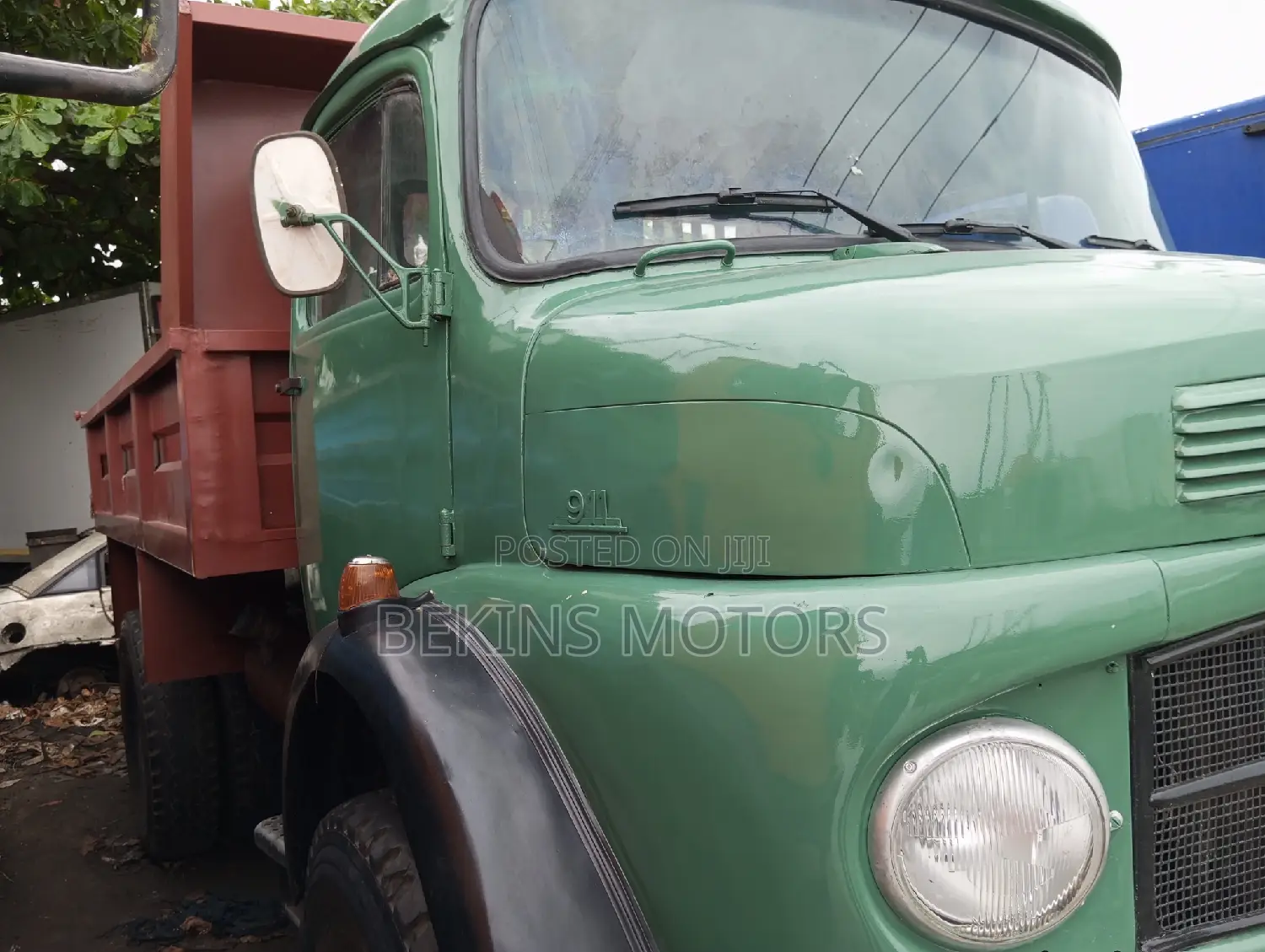 Foreign Used Mercedes-Benz Tipper 911