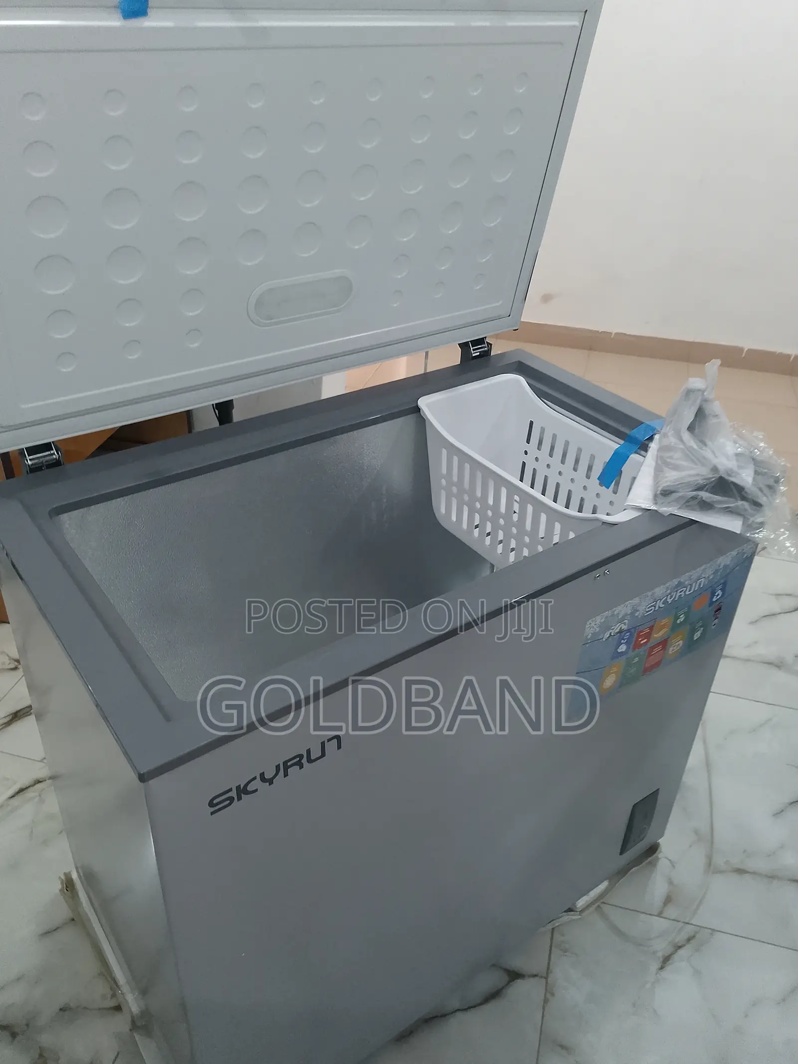 Skyrun Bd-200a 200L Chest Freezer With LED Light