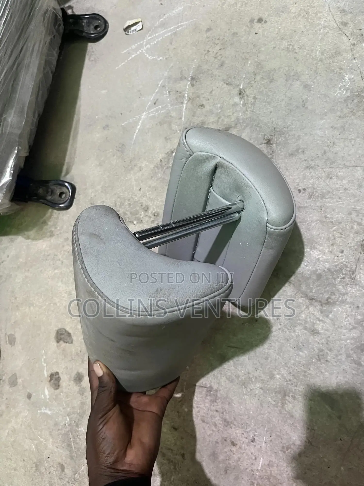 2 Back Headrest Lexus Rx330