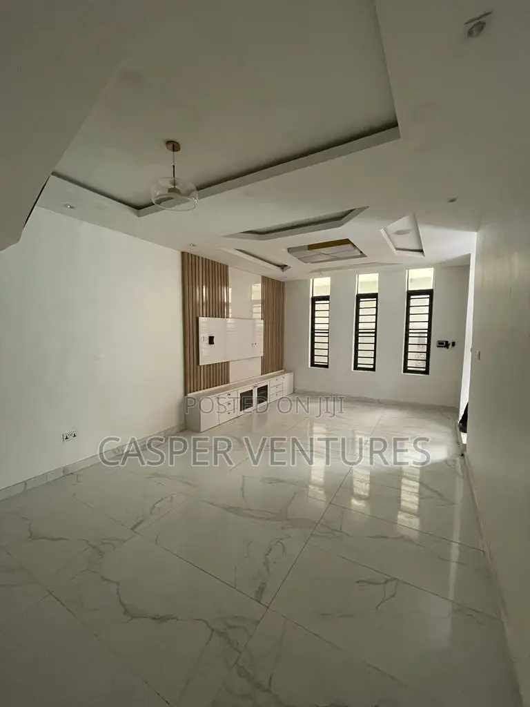 5bdrm Duplex in Salem, Ikate for rent