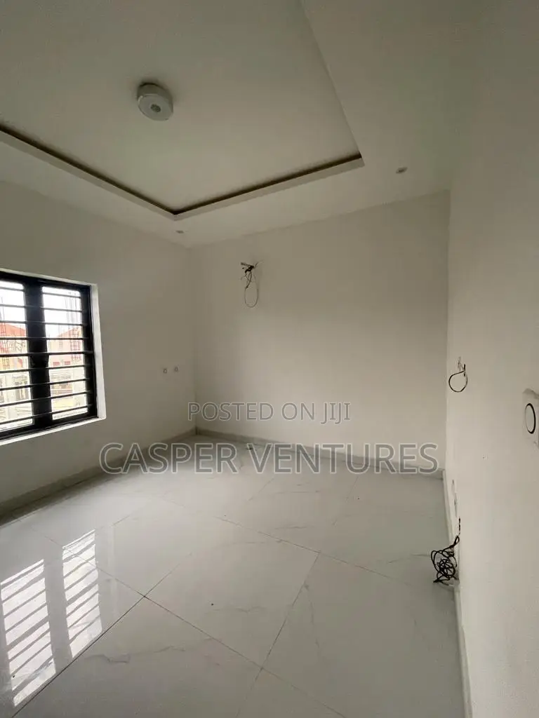 5bdrm Duplex in Salem, Ikate for rent