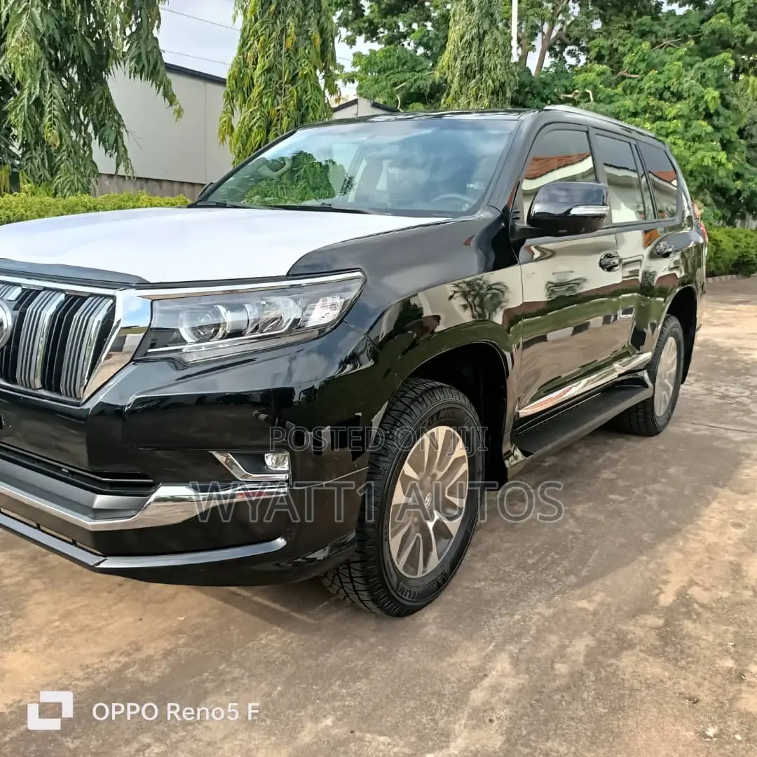 Toyota Land Cruiser Prado 2022 Black