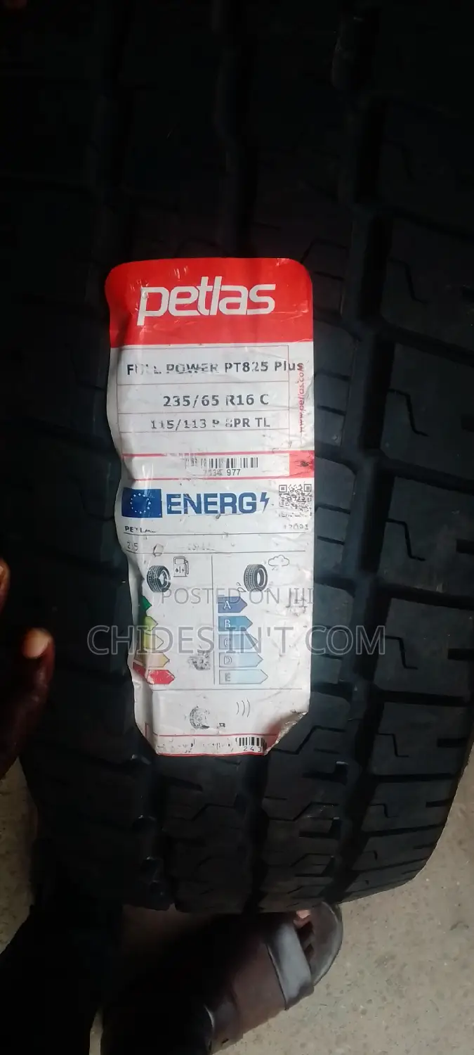 235/65/16c Petlas Tire