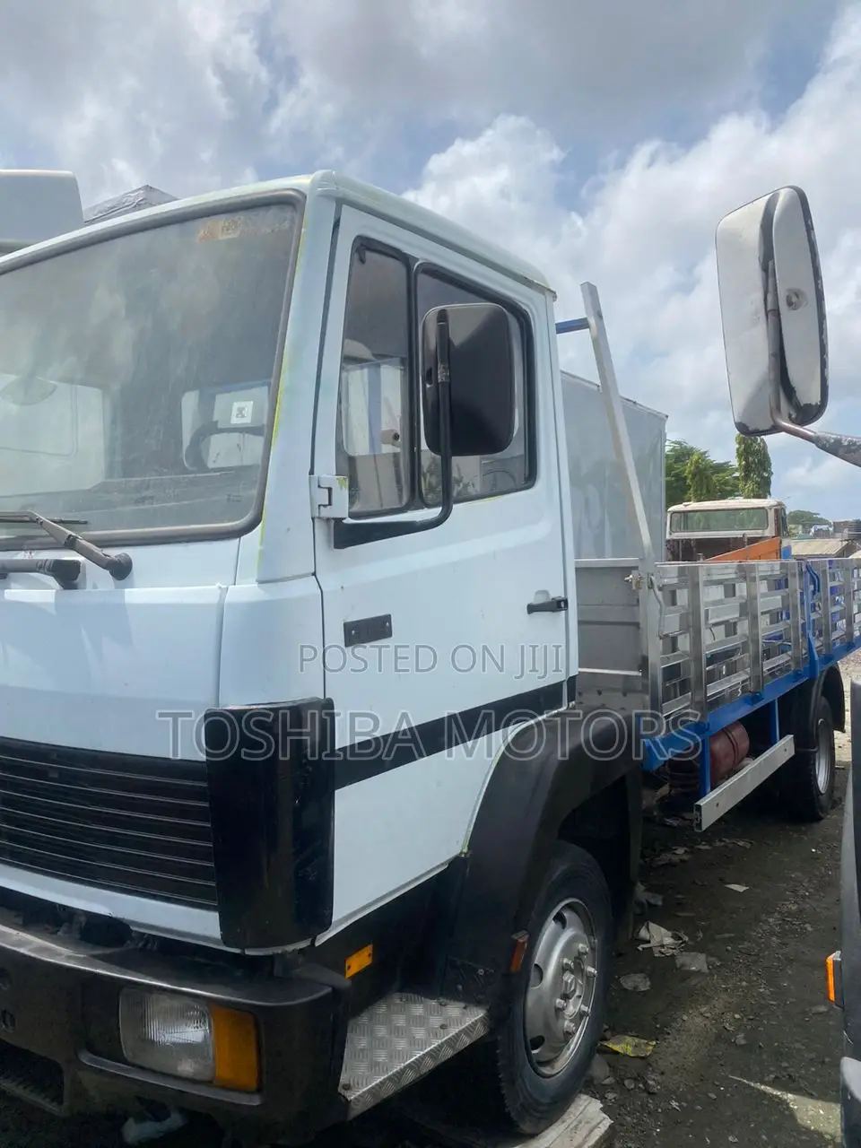 Mercedes Benz 814 Truck 4cylinder