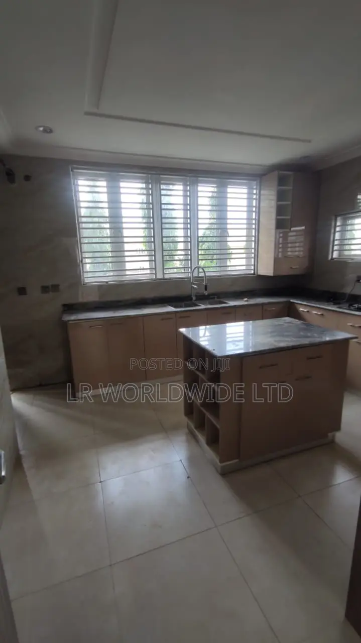 5bdrm Duplex in Lokogoma for sale