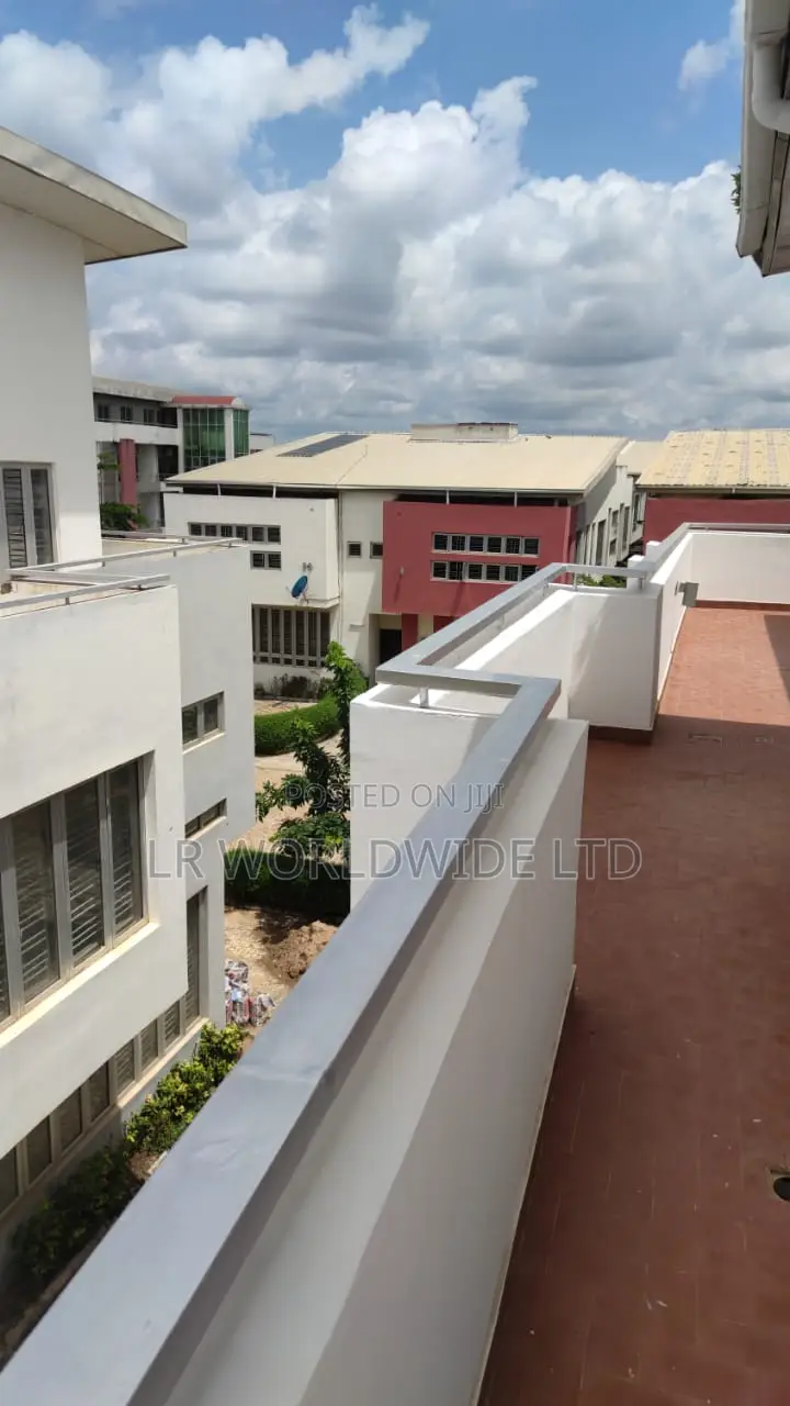5bdrm Duplex in Lokogoma for sale