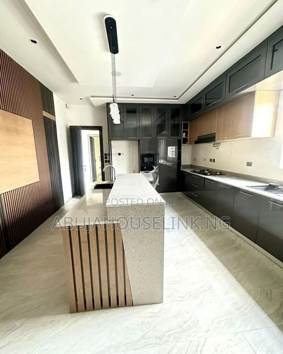 5bdrm Duplex in Apo Resettlement for sale