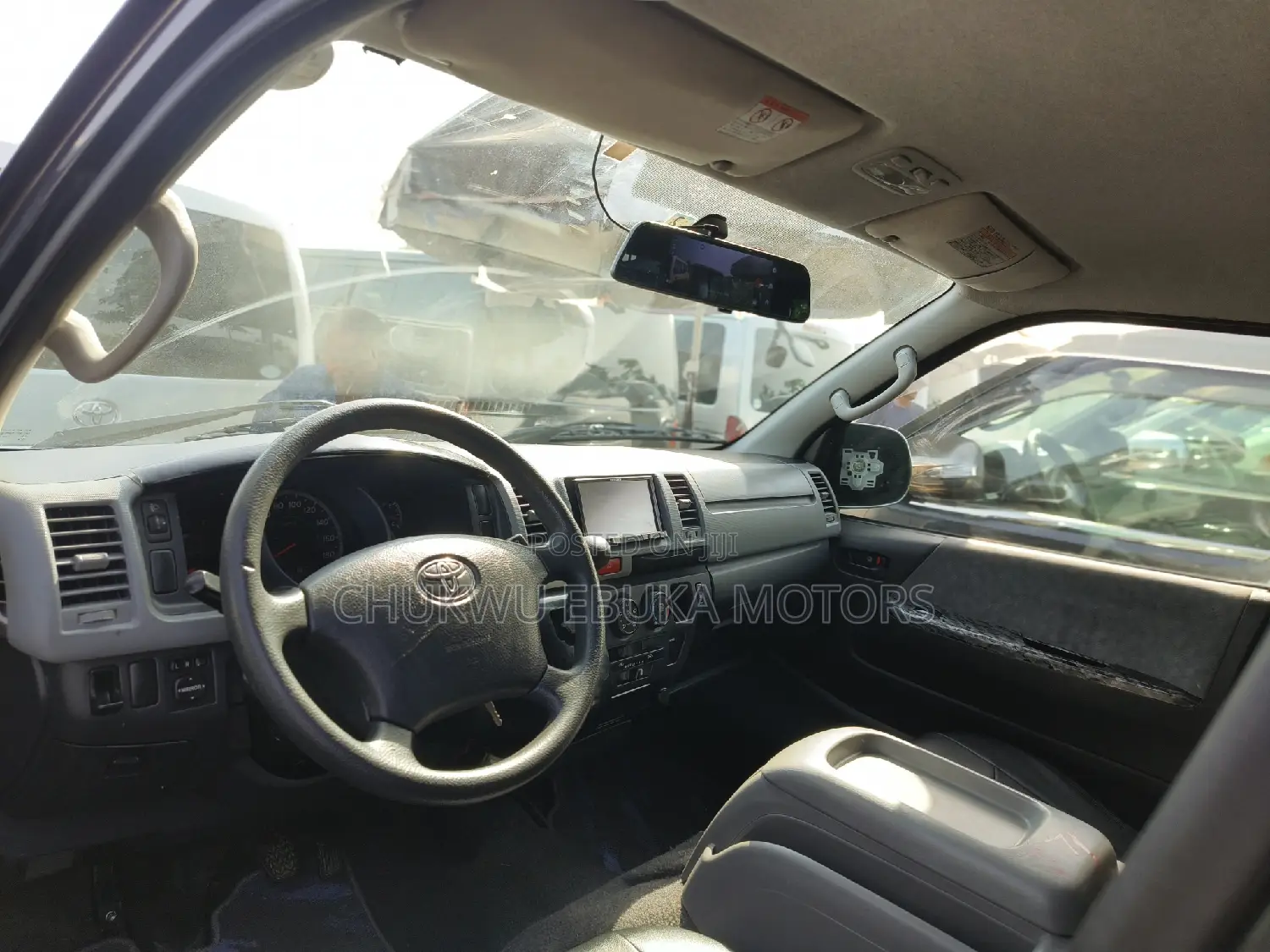 Toyota HiAce 2013 Black