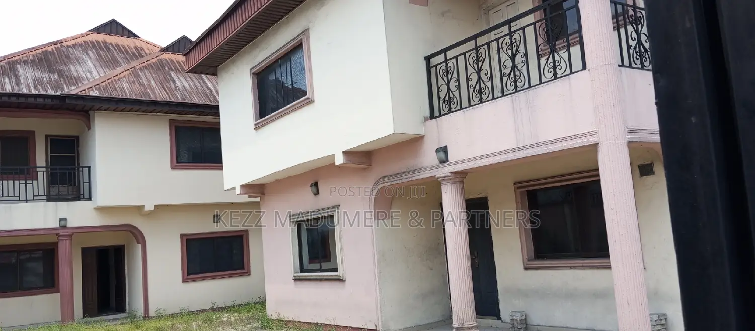 8bdrm Duplex in Ogbaita Woji , Port for sale