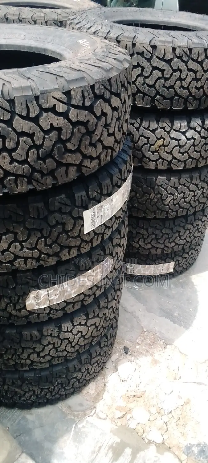 275/70/17 BF Goodrich Tire