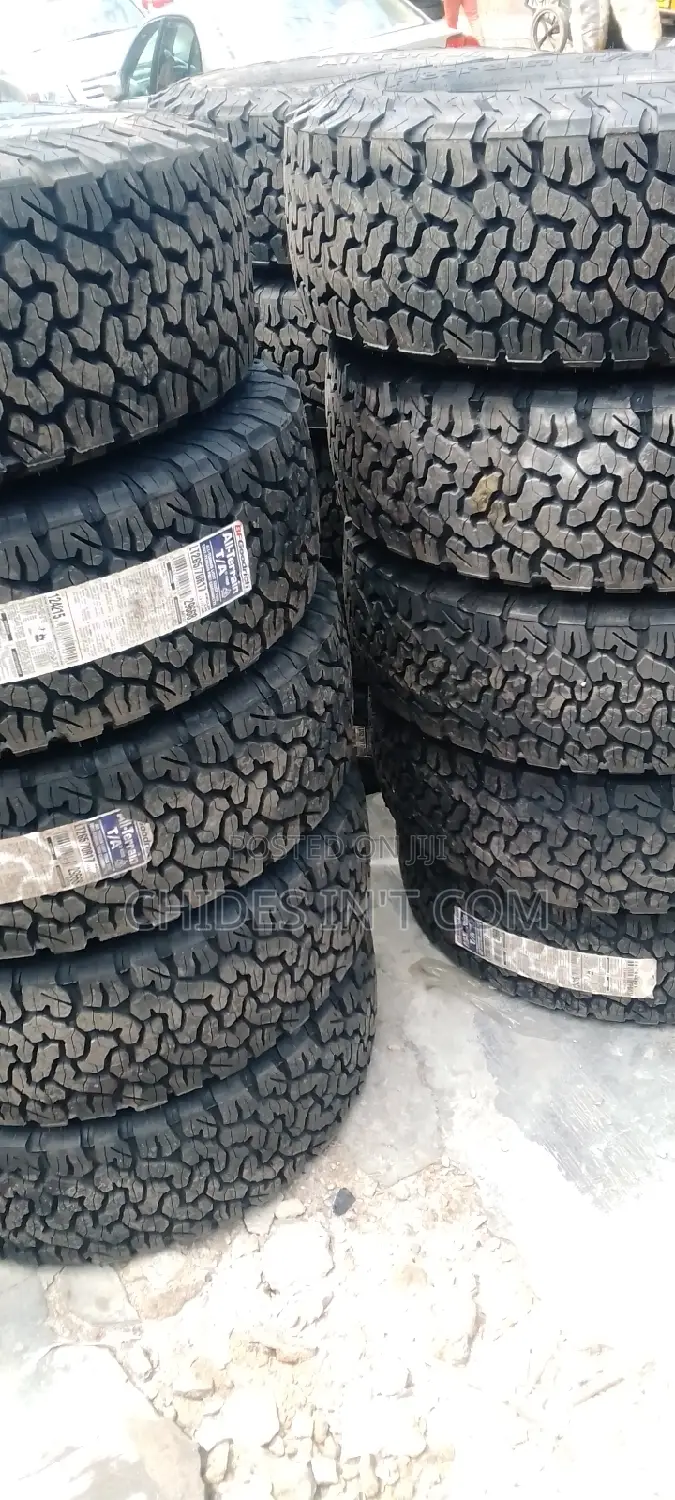 275/70/17 BF Goodrich Tire