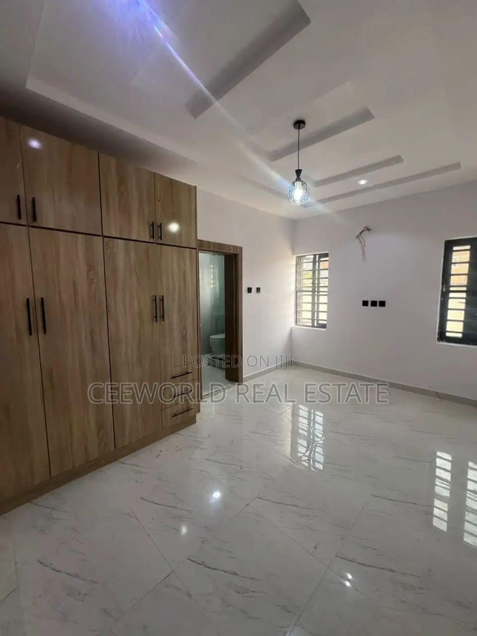 5bdrm Duplex in Oluyole Estate for sale