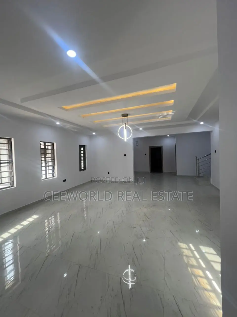 5bdrm Duplex in Oluyole Estate for sale