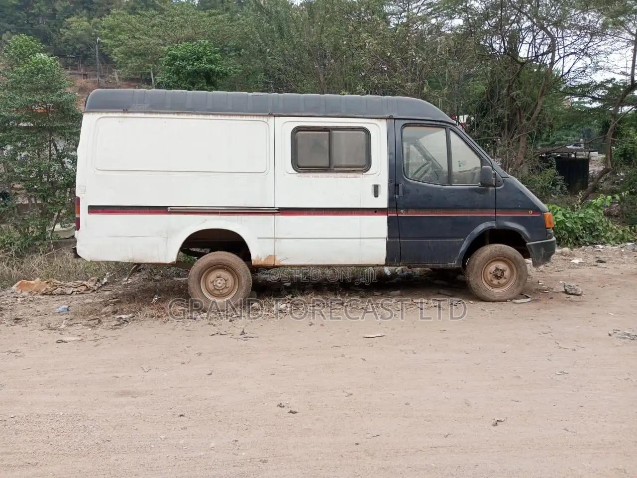 Ford Bus Long Chassis for All Haulage and Logistics Needs