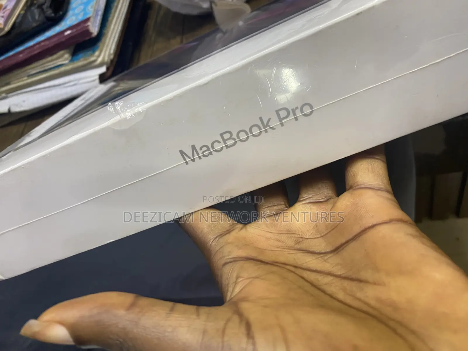New Laptop Apple MacBook Pro 2023 M2 Max 14-Inch 96GB Apple M2 SSD 4T