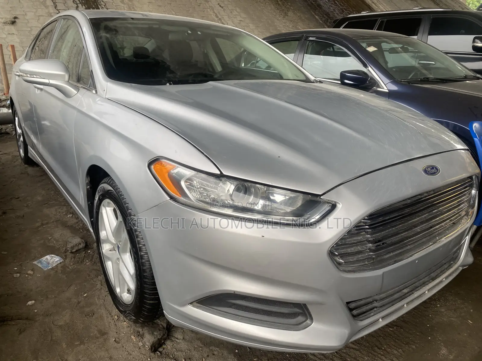 Ford Focus SE Sedan FWD (2.0L 4cyl 5M) 2013 Silver
