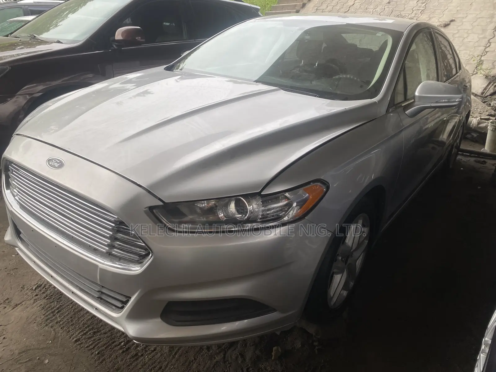 Ford Focus SE Sedan FWD (2.0L 4cyl 5M) 2013 Silver