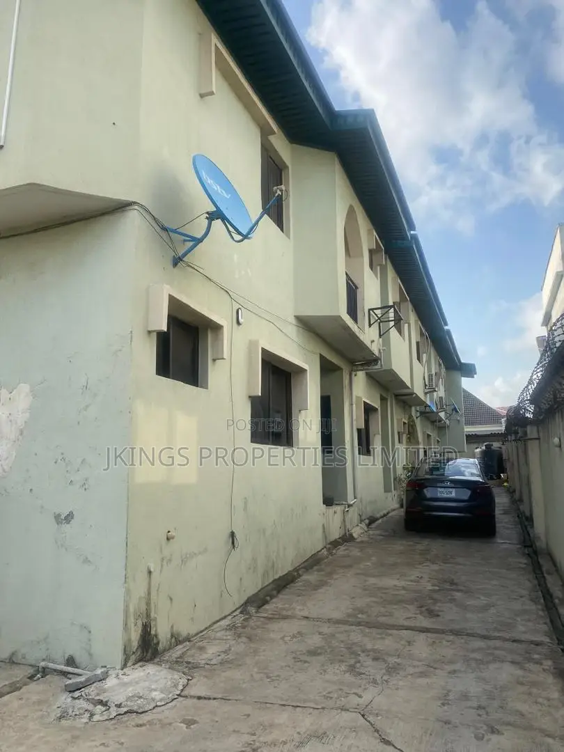 4bdrm Block of Flats in Omole Phase 1 for sale
