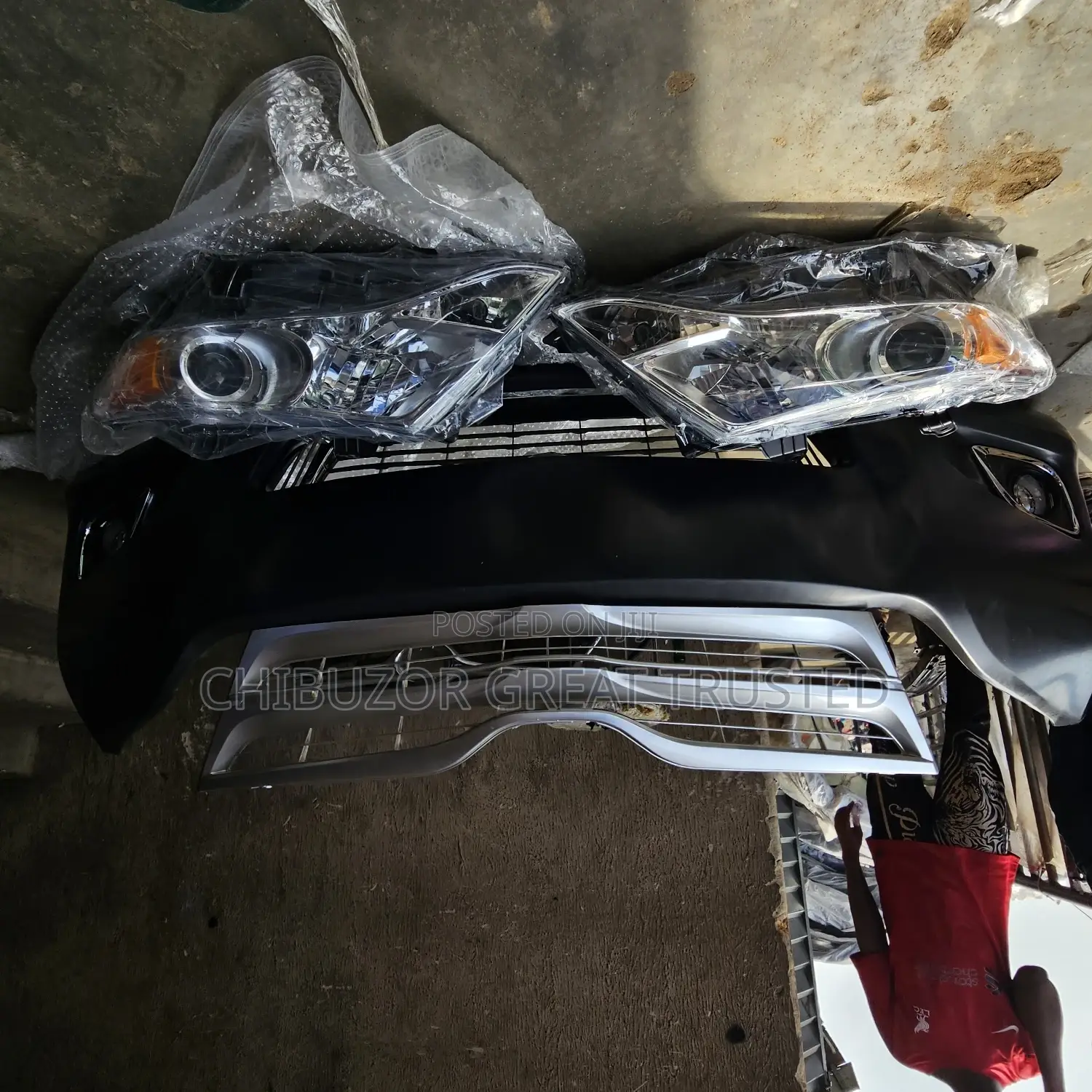 Complete Headlamp and Front Bumper for Venza 2010 to 2013