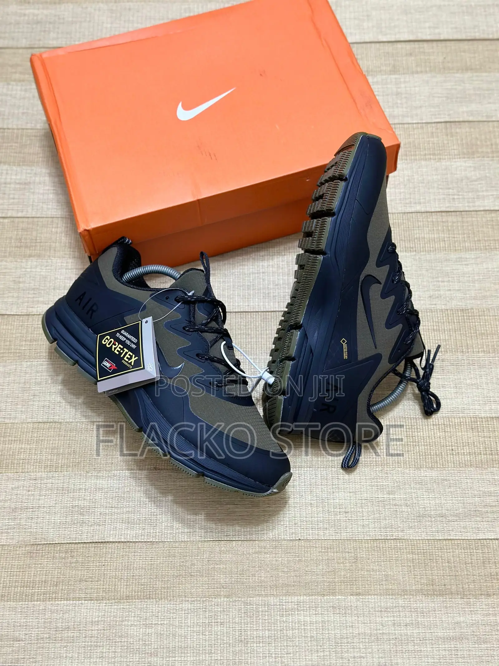 Original Nike Air Zoom Gore-Tex Sneakers