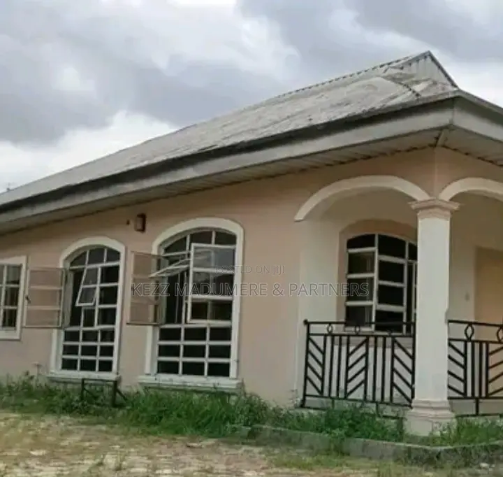 4bdrm Bungalow in Rumuodomaya , Port for sale