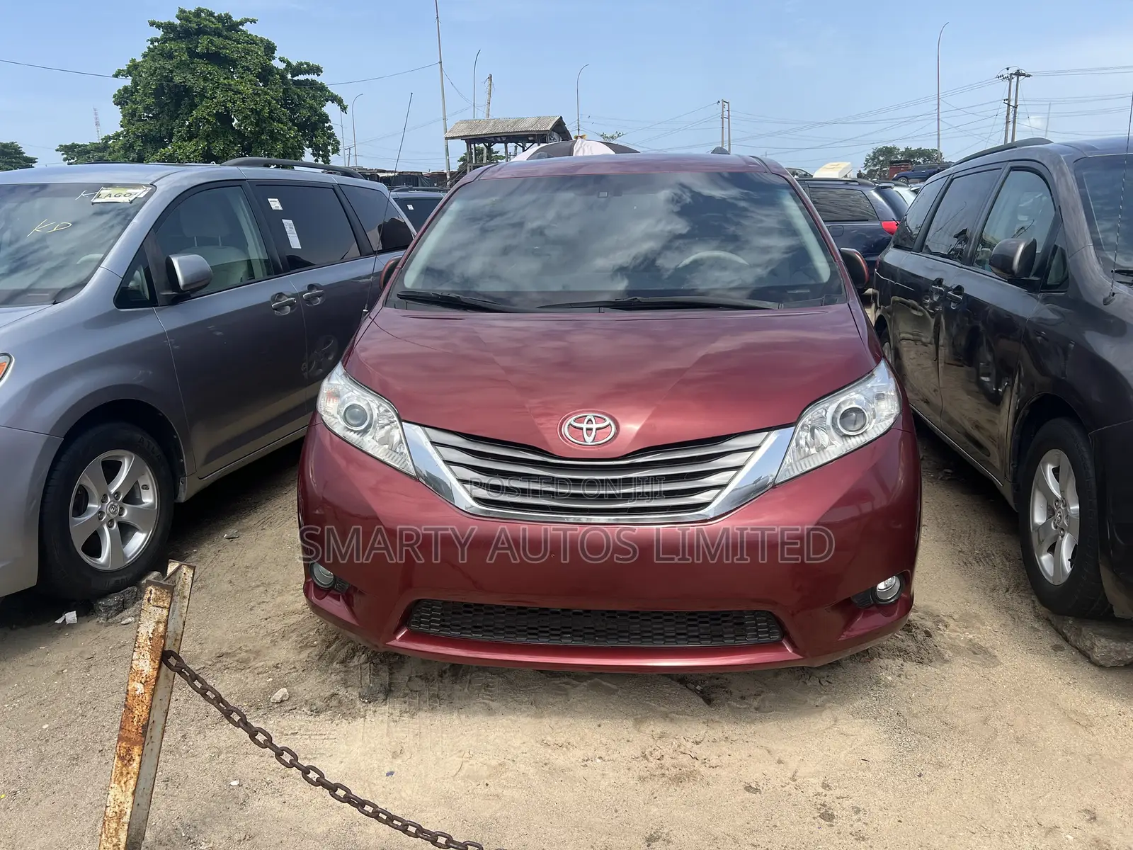 Toyota Sienna 2012 Red