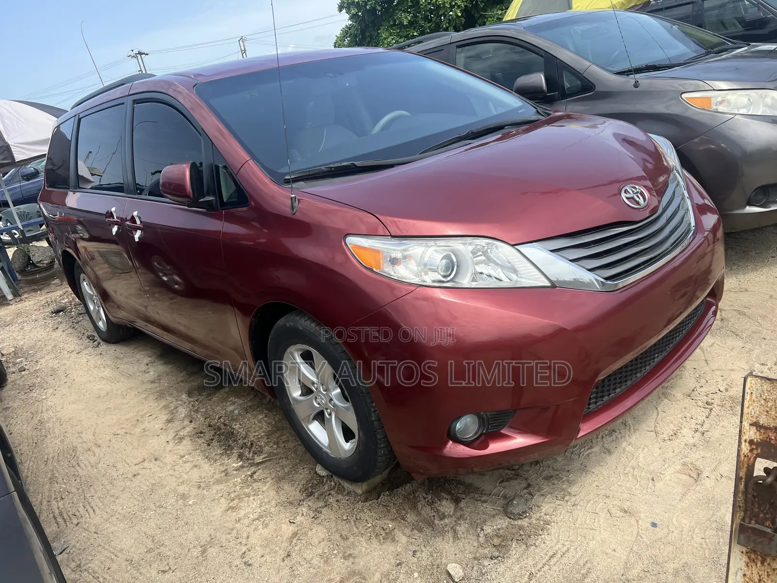 Toyota Sienna 2012 Red