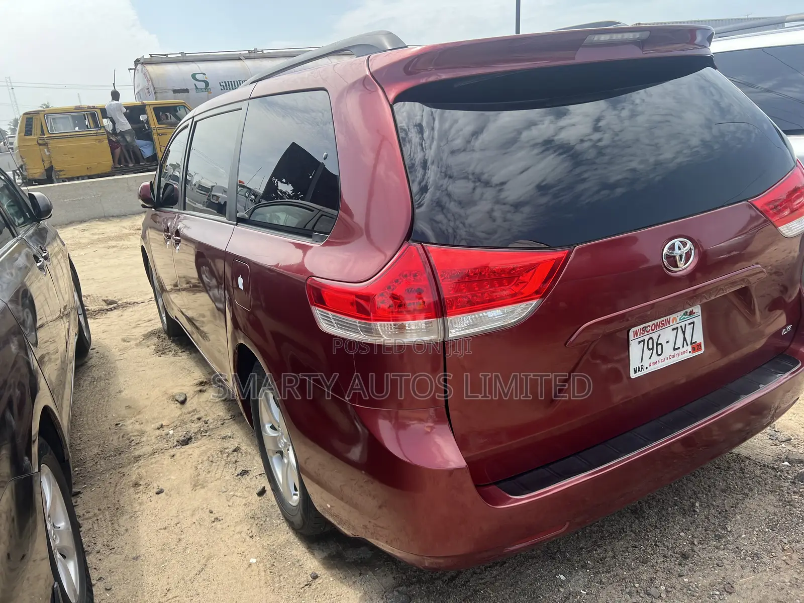 Toyota Sienna 2012 Red