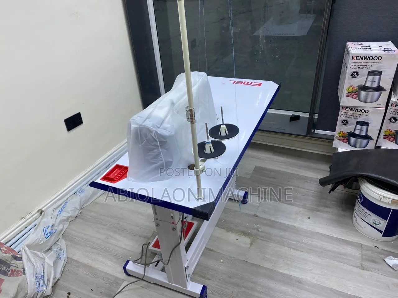 Emel Industrial Direct Drive Straight Sewing Machine Em81
