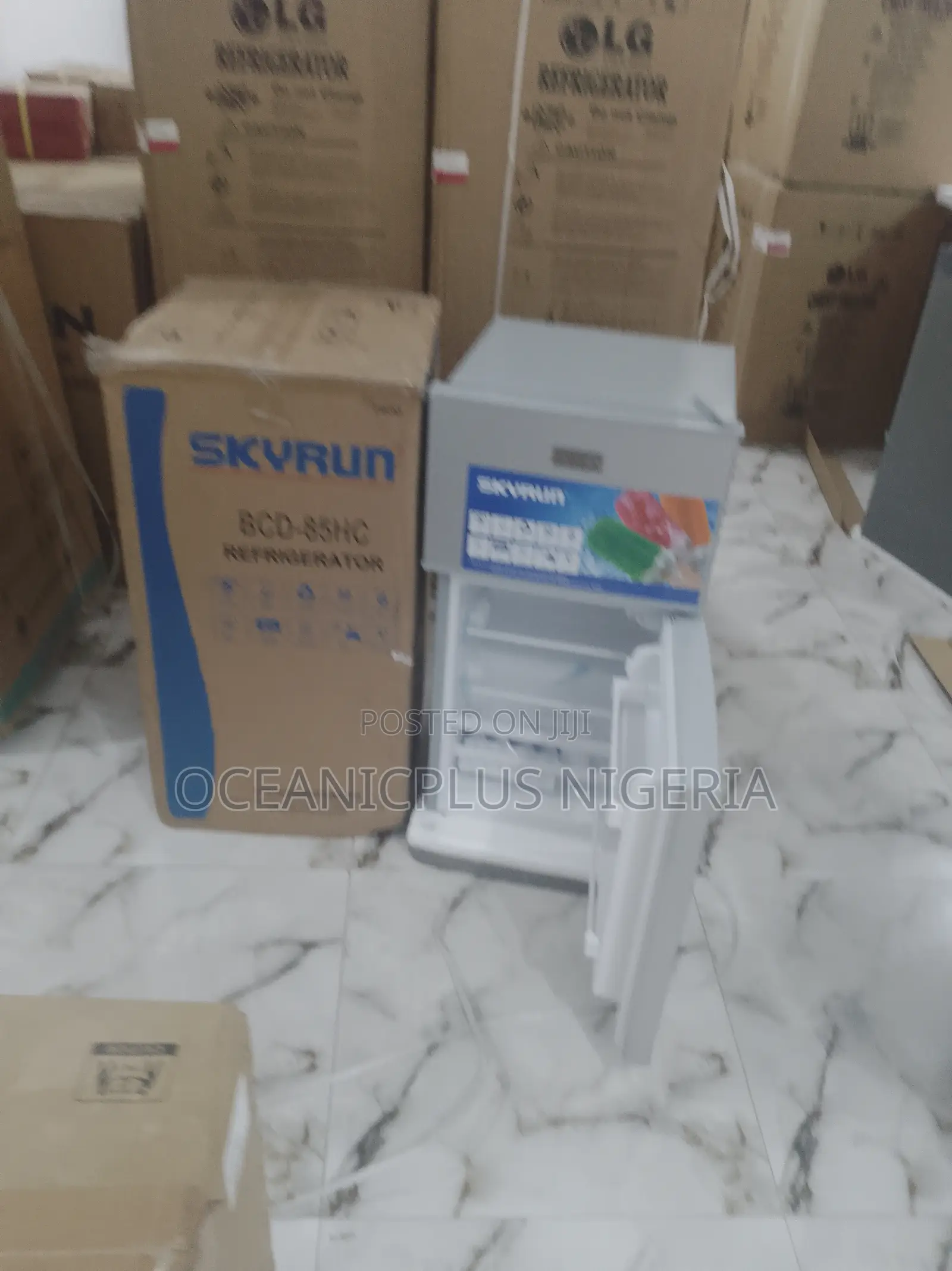 Skyrun Double Door Refrigerator. Top Freezer Skyrun BCD-85HC