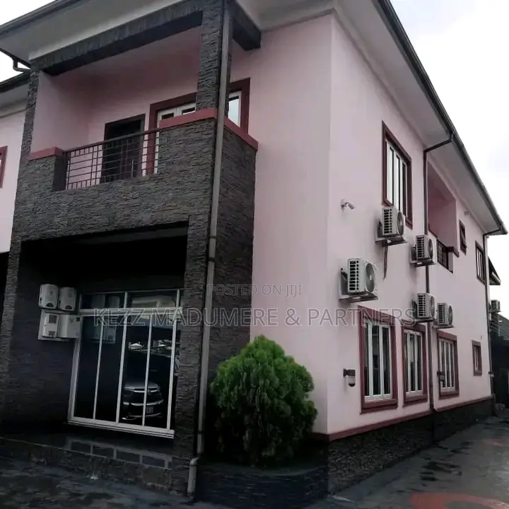 4bdrm Duplex in Golf Estate , Dr for sale