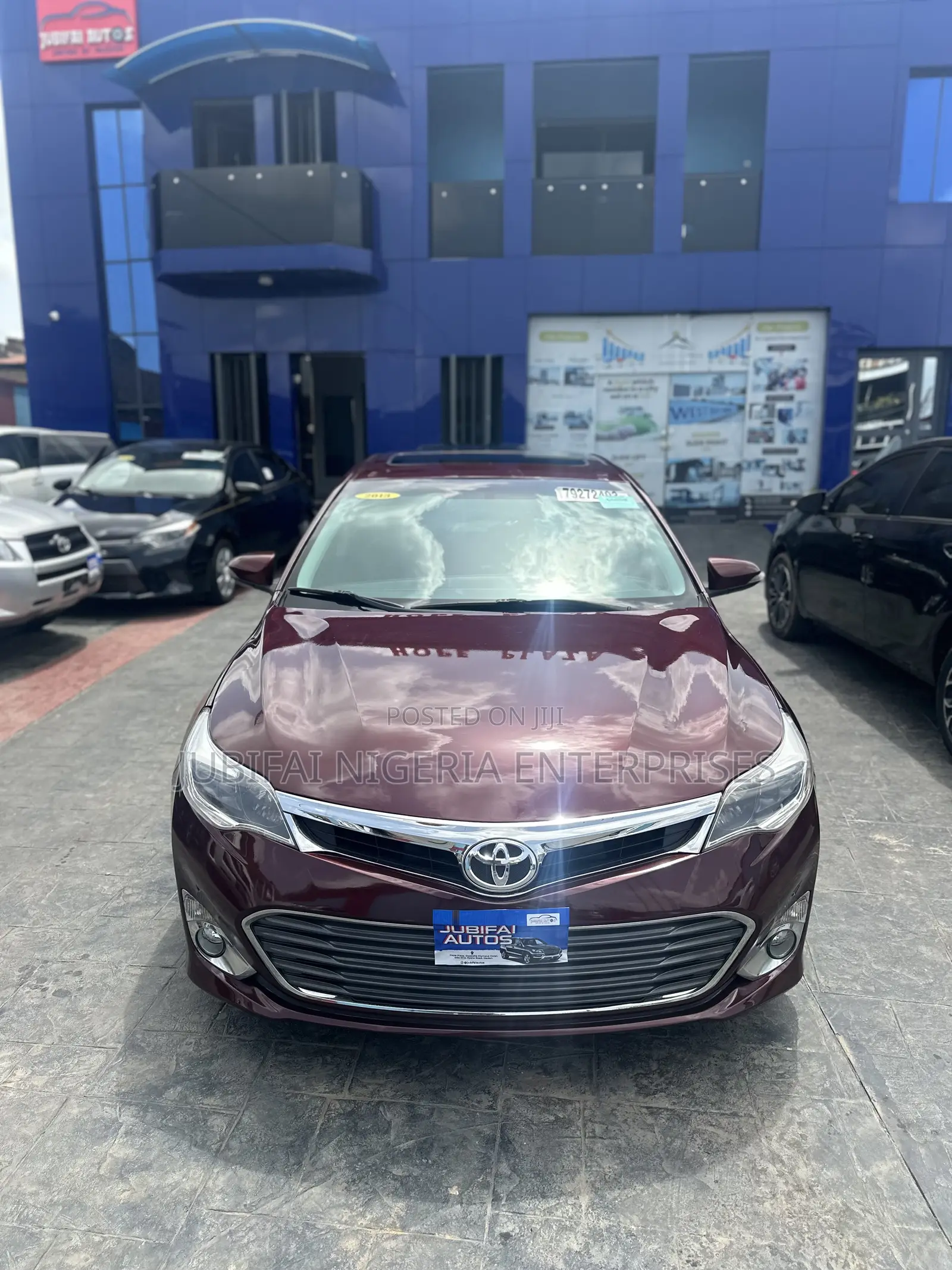Toyota Avalon XLE Premium Sedan FWD (3.5L 6cyl 6A) 2013 Burgundy