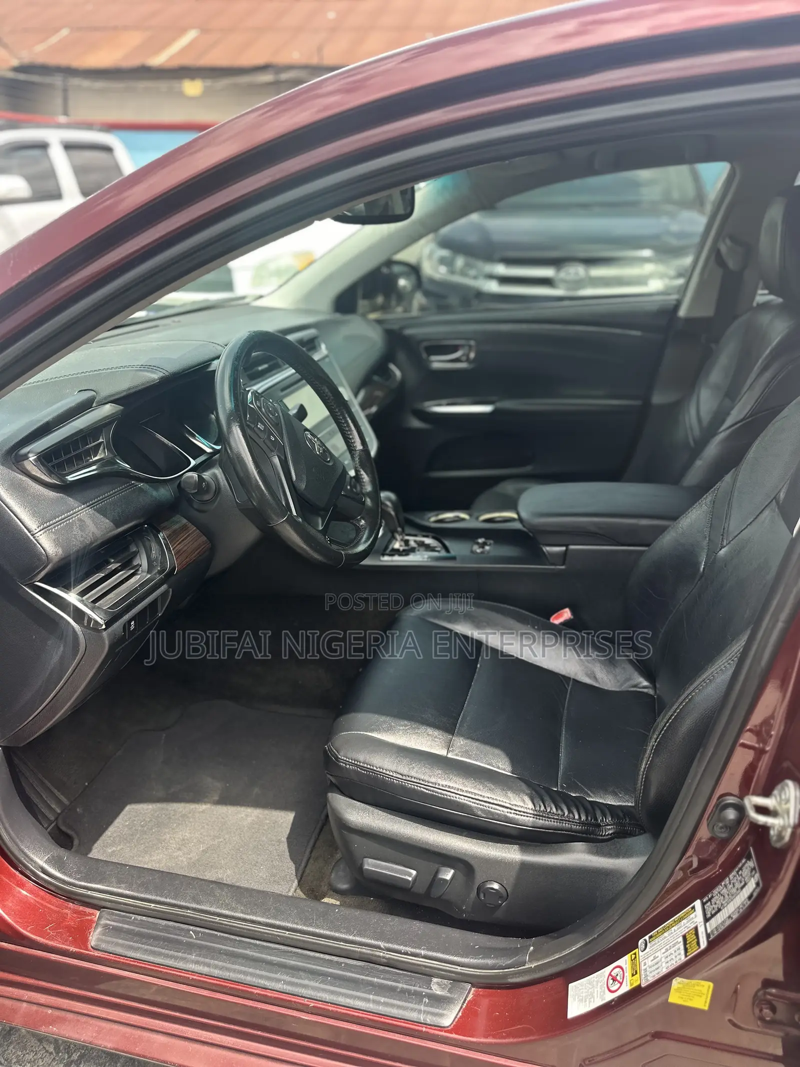 Toyota Avalon XLE Premium Sedan FWD (3.5L 6cyl 6A) 2013 Burgundy