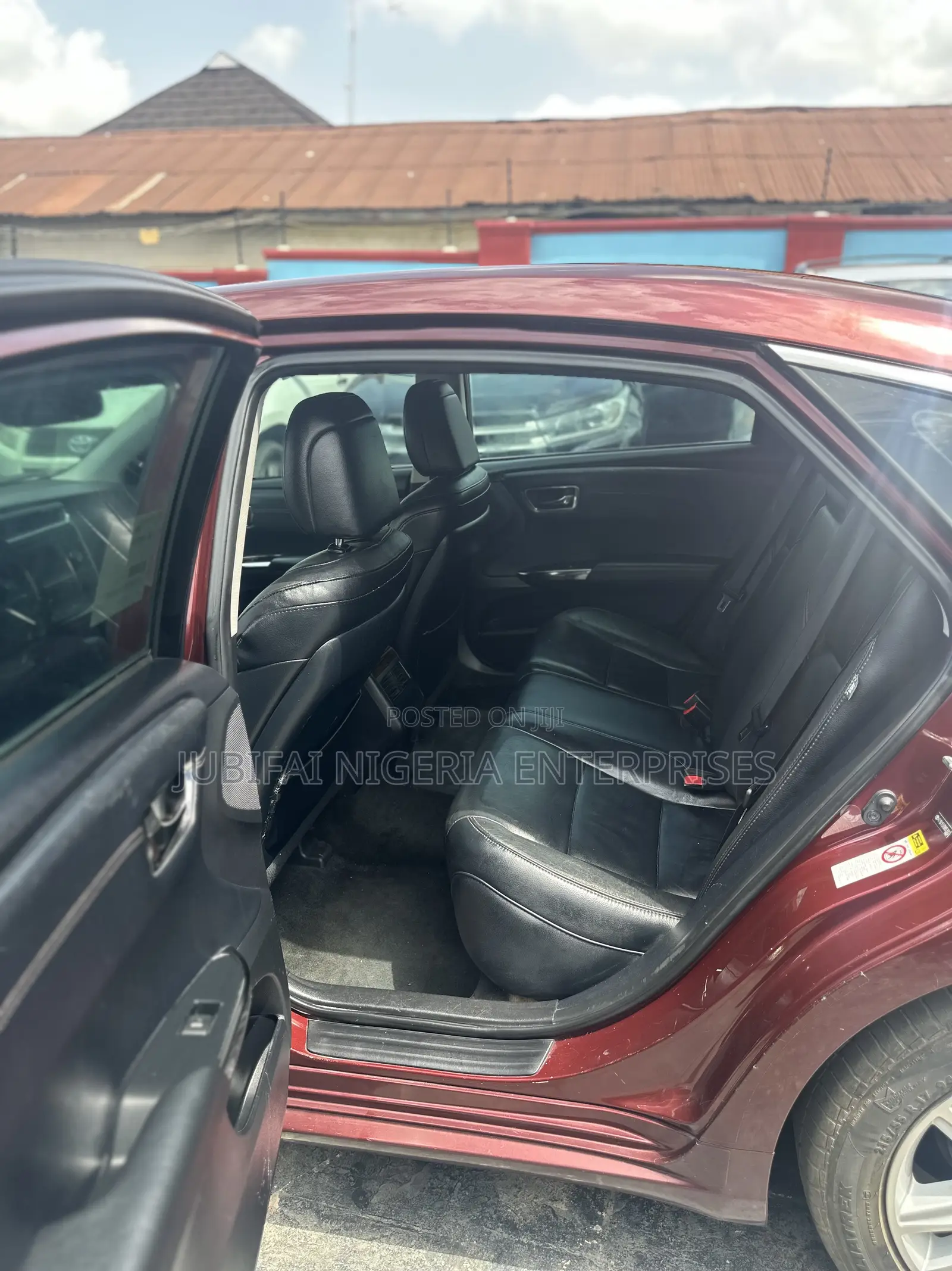 Toyota Avalon XLE Premium Sedan FWD (3.5L 6cyl 6A) 2013 Burgundy