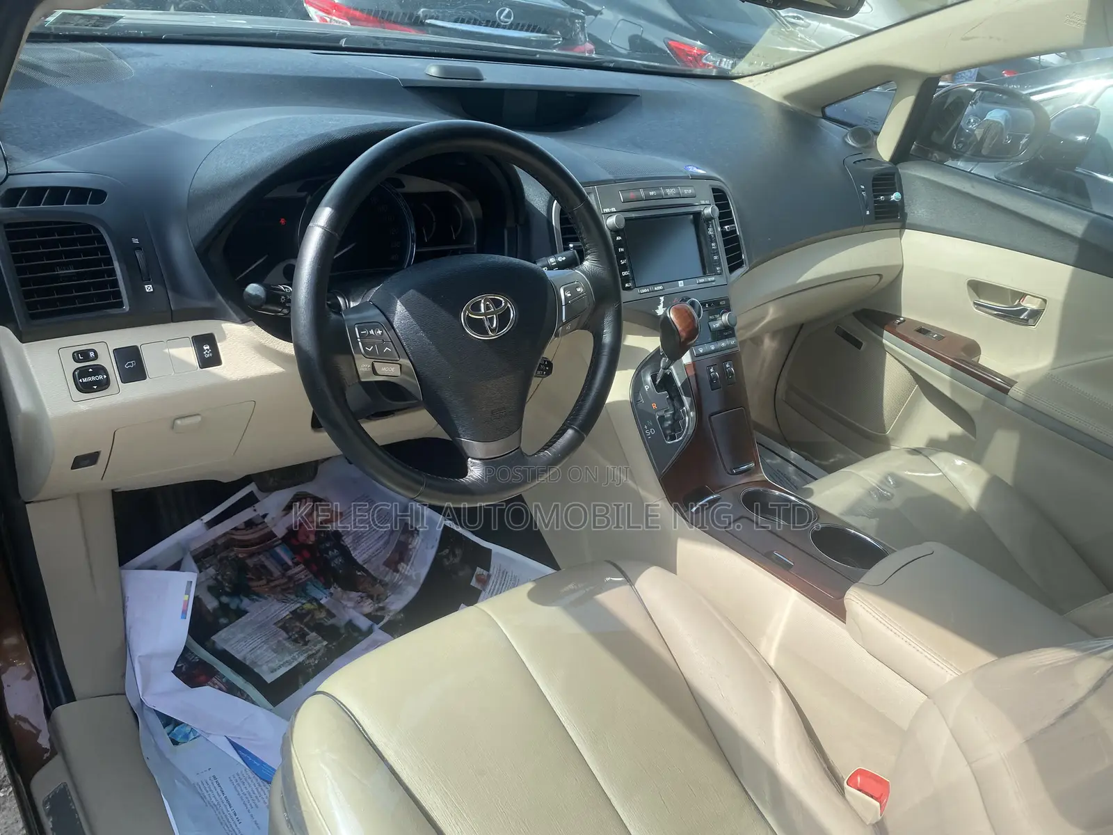 Toyota Venza AWD 2011 Gold