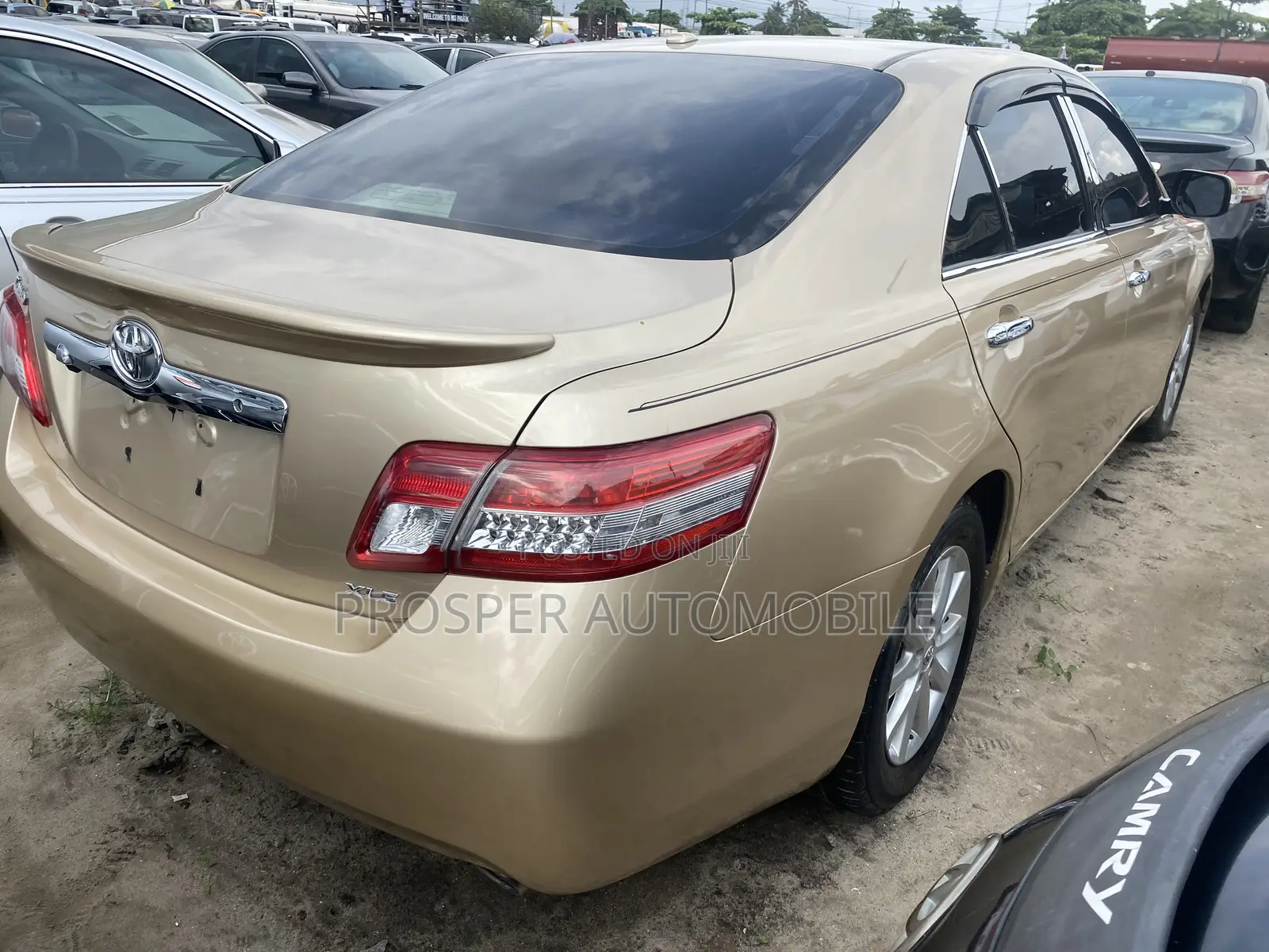 Toyota Camry 2011 Gold
