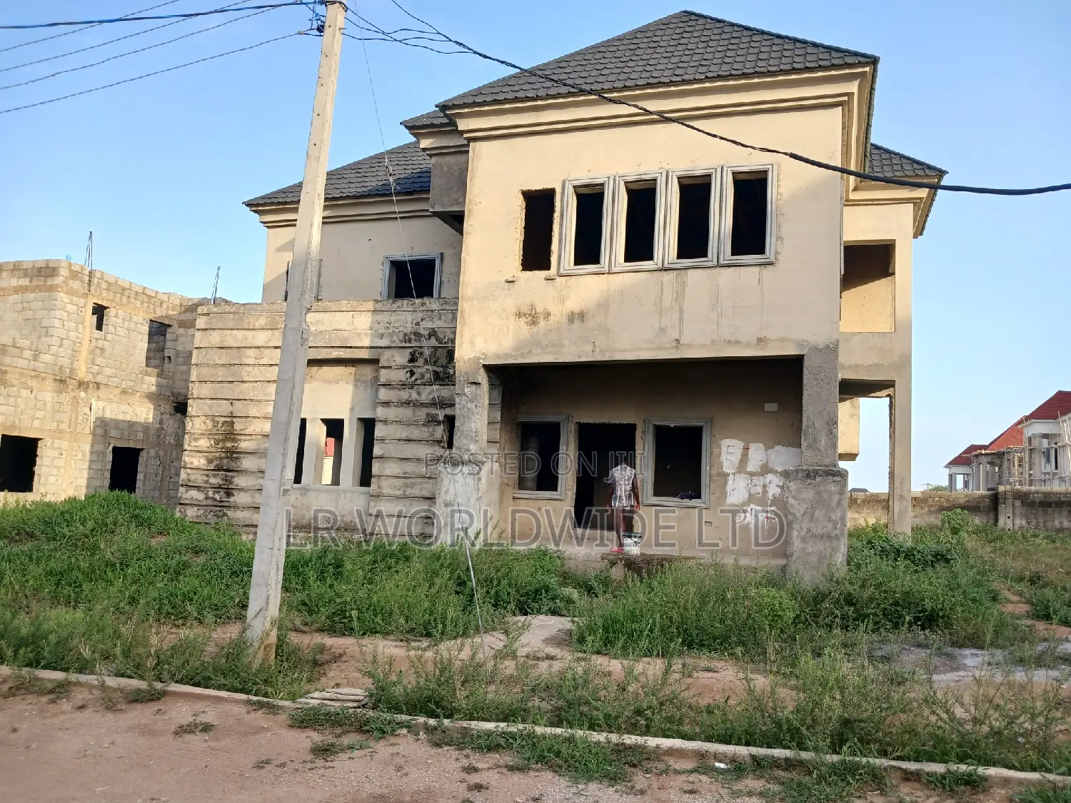 5bdrm Duplex in Lugbe District for sale