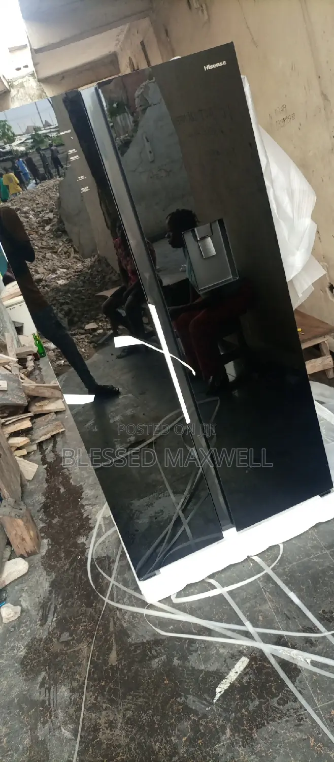 Hisense Side by Side Refrigerator With Water Dispenser